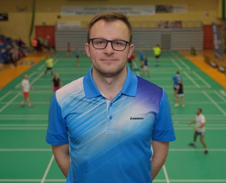 Łukasz Komar, trener i założyciel Badminton School